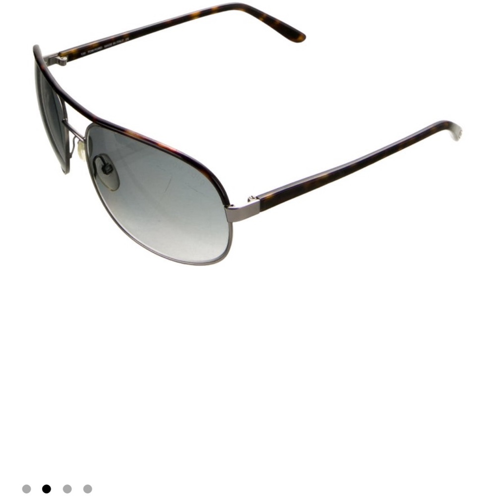 Stylish Silver Aviator Sunglasses